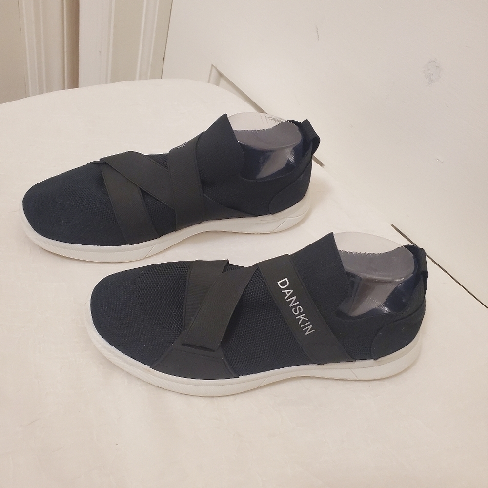 Danskin Elite Stretch Knit Black Slip-on Sneaker Shoe Size 10 - Picture 2 of 13